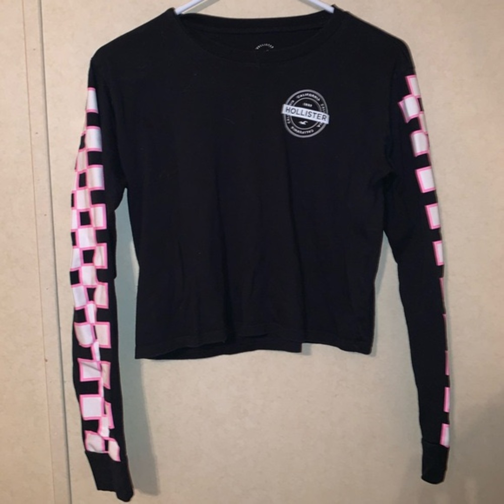 Hollister checkered sleeve tee